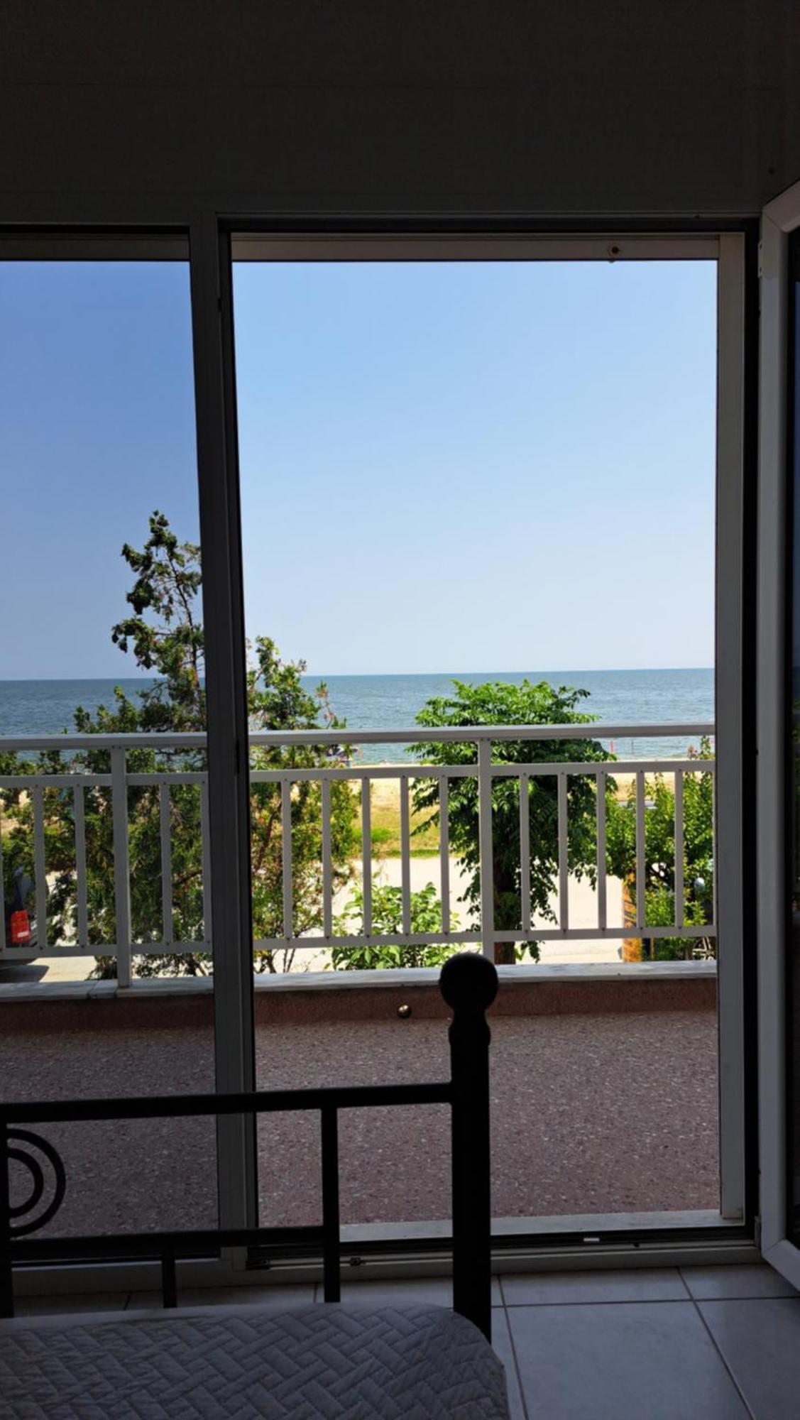 Blue Horizon Apartment Nea Vrasna Exterior photo