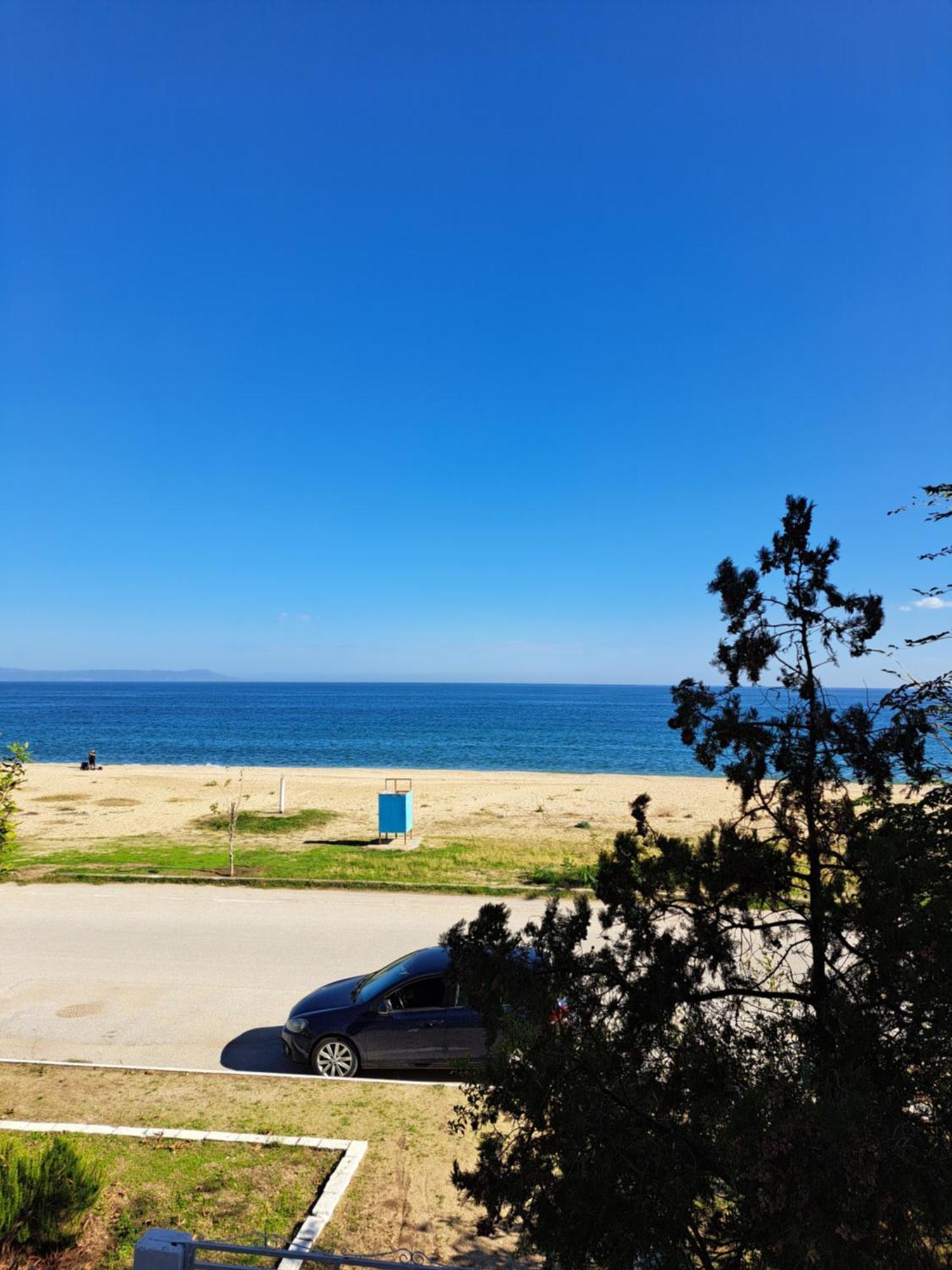 Blue Horizon Apartment Nea Vrasna Exterior photo