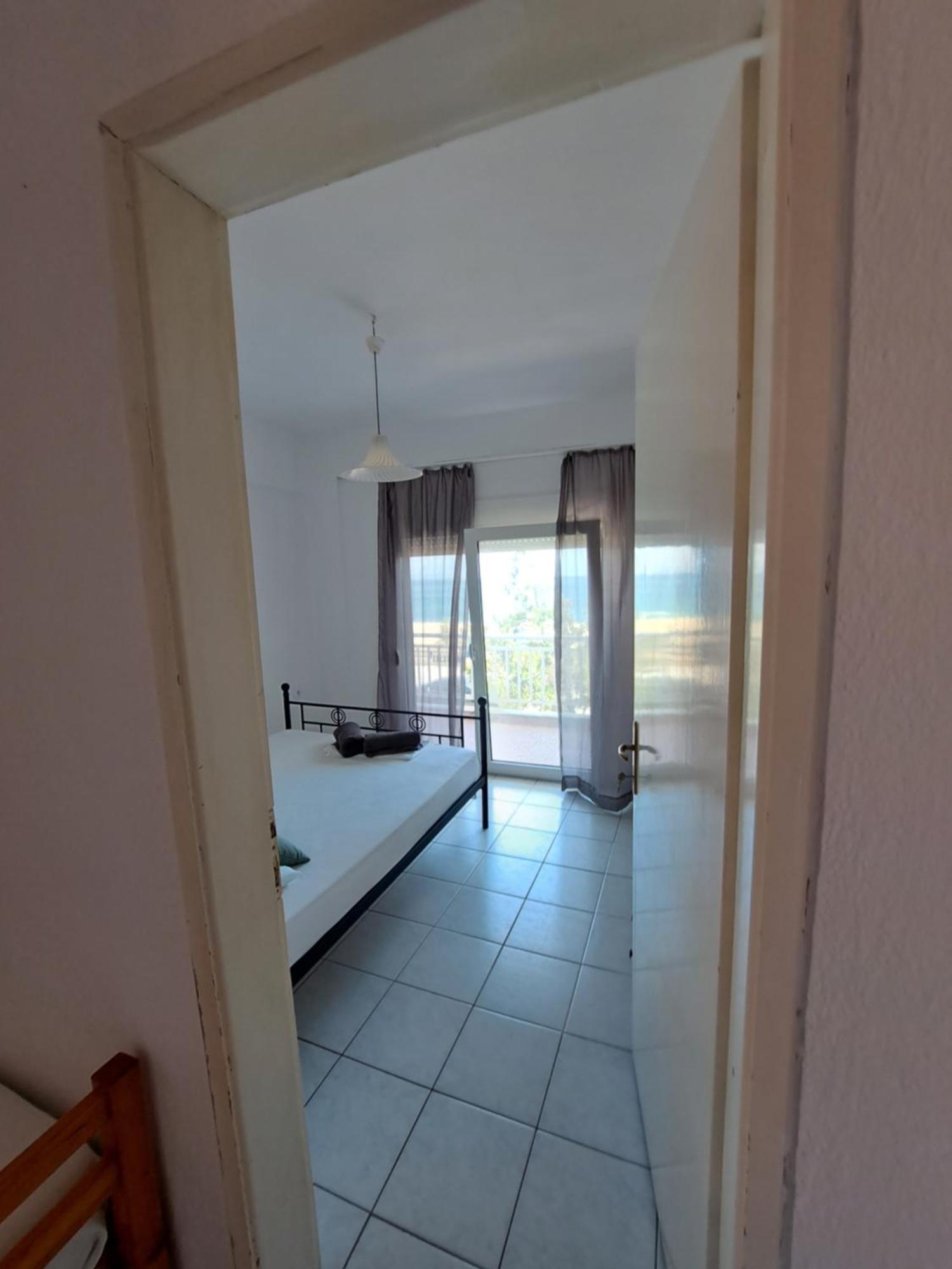 Blue Horizon Apartment Nea Vrasna Exterior photo