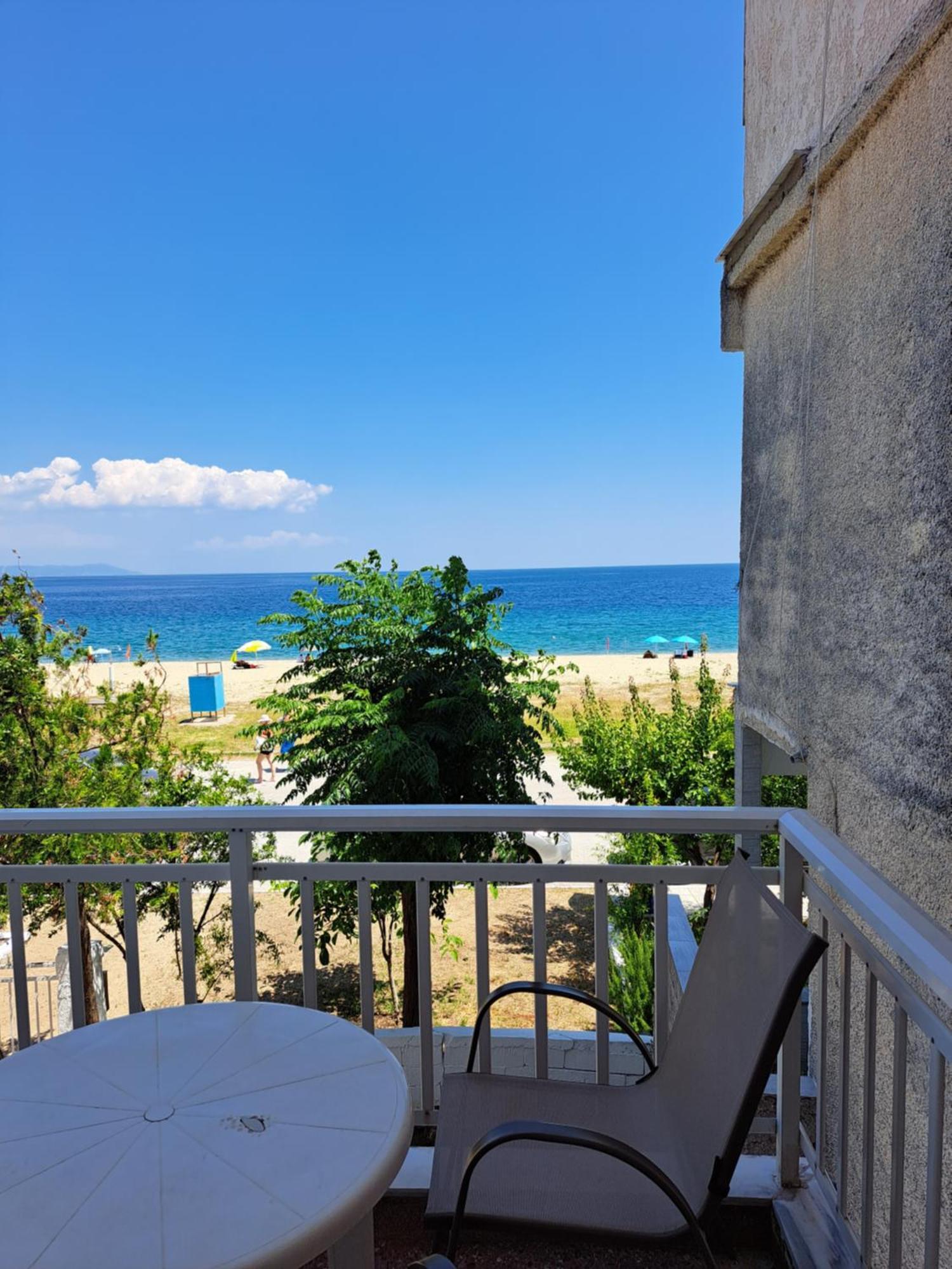 Blue Horizon Apartment Nea Vrasna Exterior photo