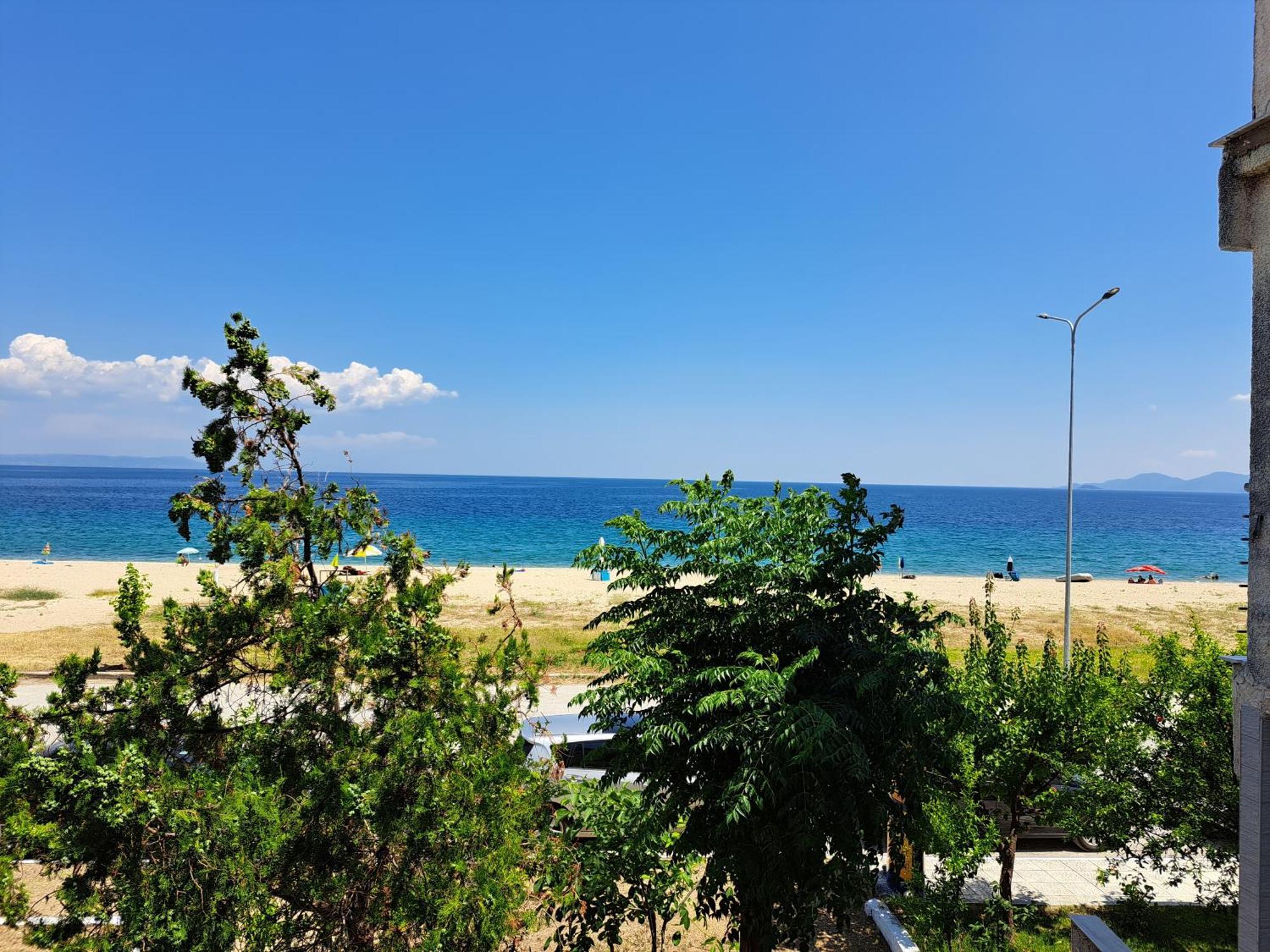 Blue Horizon Apartment Nea Vrasna Exterior photo